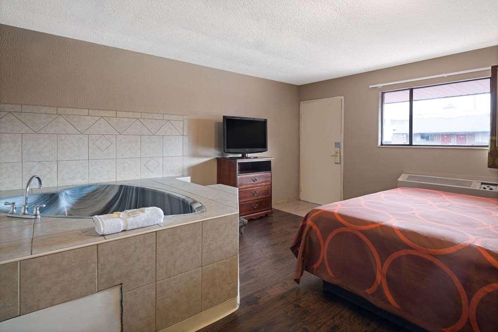 Rodeway Inn Youngstown Szoba fotó